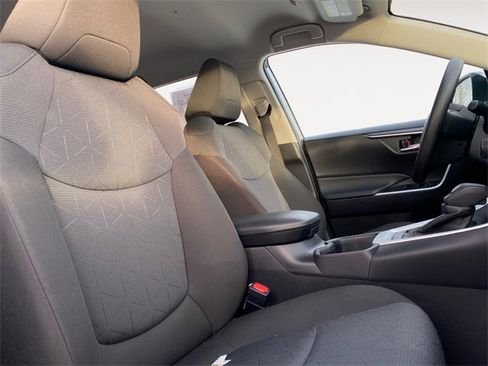 Used 2024 Toyota RAV4 XLE image 15