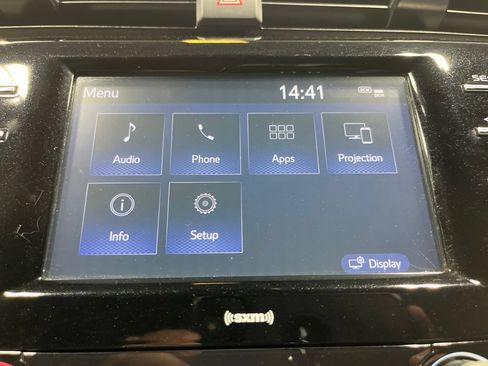 Used 2020 Toyota Camry SE FWD image 23