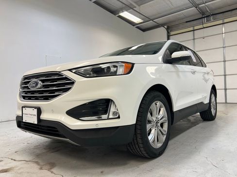 Used 2023 Ford Edge Titanium image 11