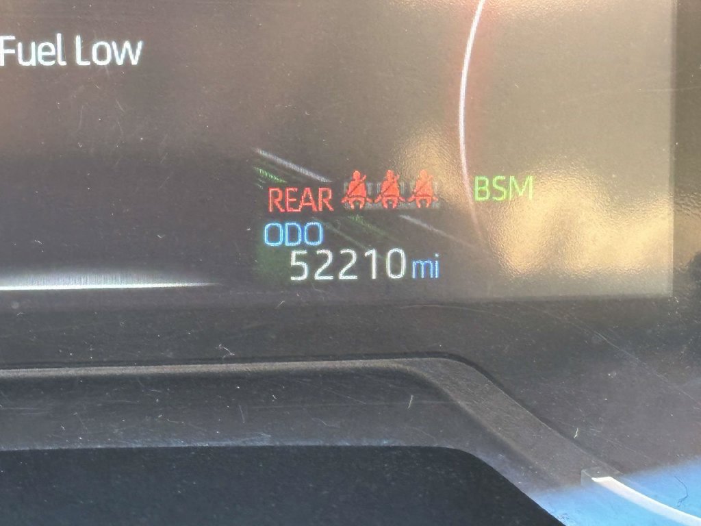 Used 2024 Toyota RAV4 XLE FWD image 23