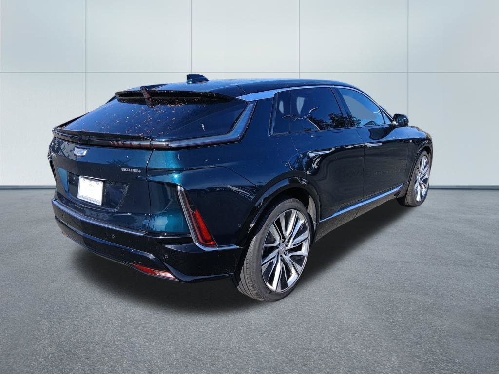 Certified 2024 Cadillac Lyriq Luxury AWD/4WD image 7