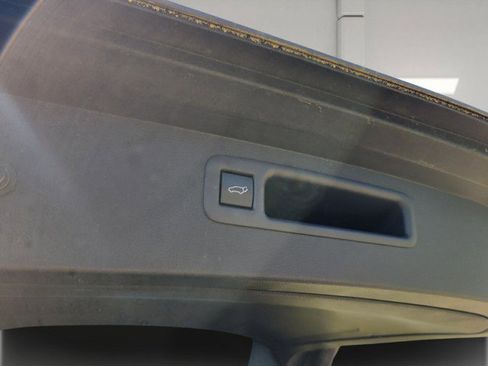 Used 2020 Toyota Highlander XLE image 5