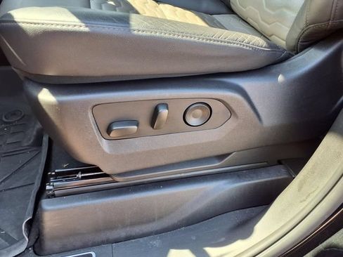 Used 2025 Chevrolet Silverado 1500 ZR2 w/ Technology Package AWD/4WD image 26