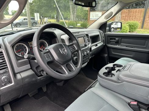 Used 2015 RAM 1500 Express RWD image 22