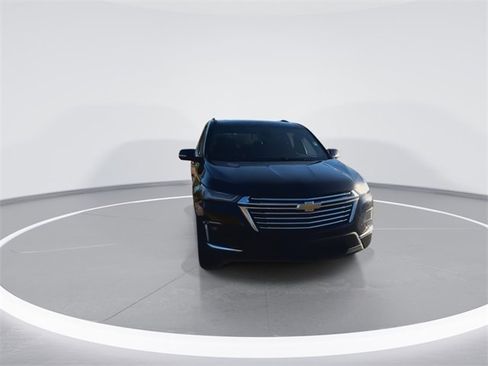 Used 2023 Chevrolet Traverse Premier image 2