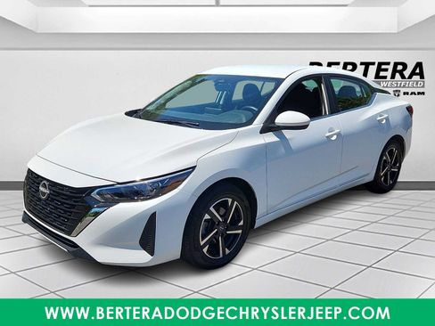 Used 2025 Nissan Sentra SV FWD image 3