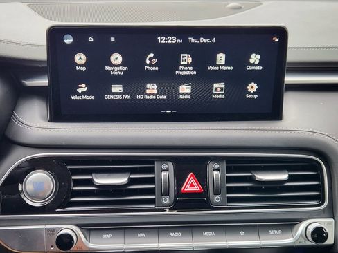 Used 2023 Genesis G70 2.0T image 16