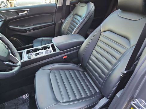 Used 2024 Ford Edge SEL w/ Convenience Package image 15