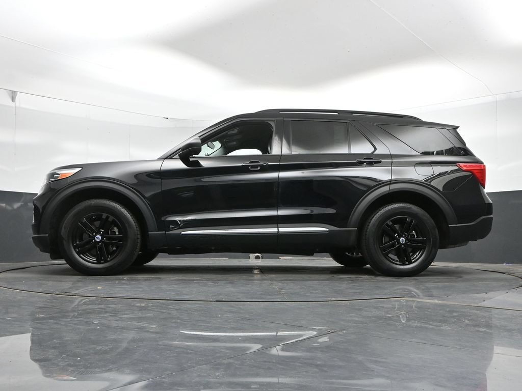 Used 2023 Ford Explorer XLT w/ Equipment Group 202A AWD/4WD image 48