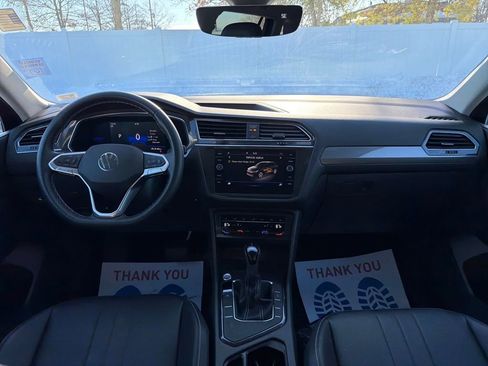 Used 2023 Volkswagen Tiguan SE image 19