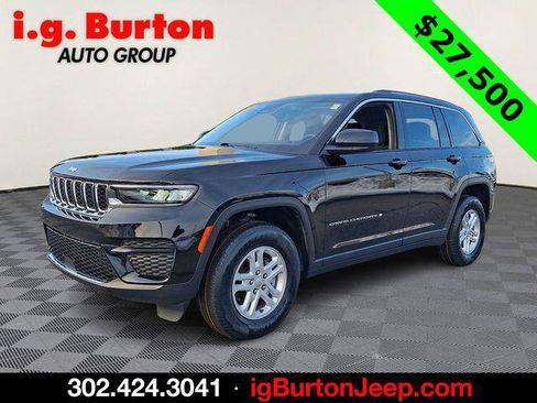 Certified 2023 Jeep Grand Cherokee Laredo image 3