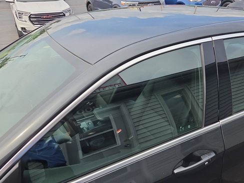 Used 2019 Chevrolet Impala LT FWD image 13