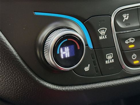 Used 2021 Chevrolet Equinox LT image 19