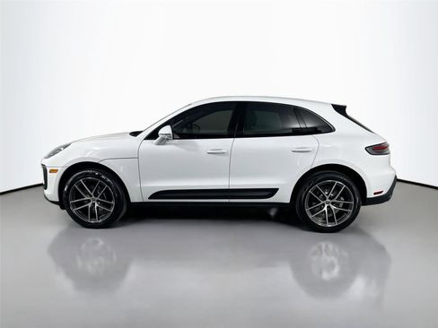 Certified 2026 Porsche Macan AWD/4WD image 2