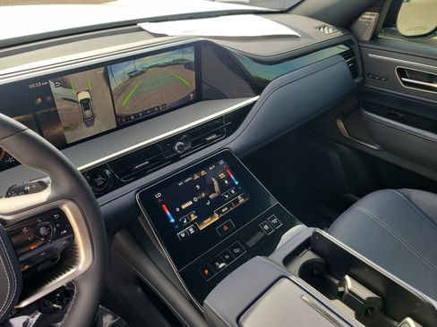 New 2026 INFINITI QX80 4WD w/ Sport Exterior Package image 25