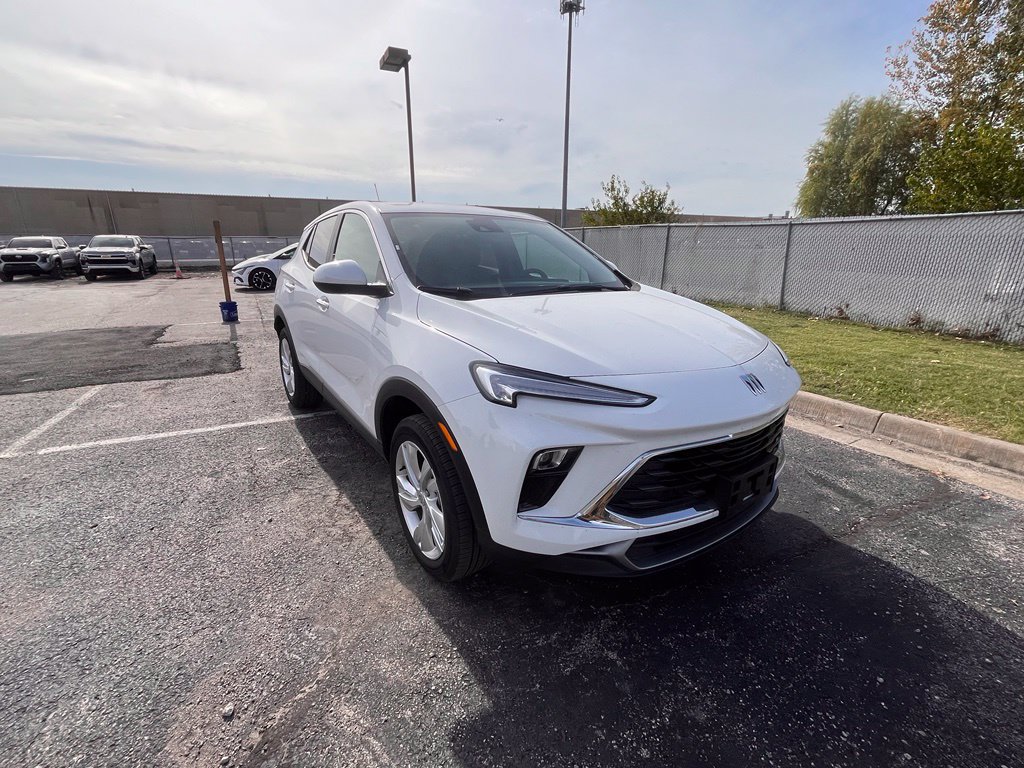 Used 2026 Buick Encore GX Preferred AWD/4WD image 3