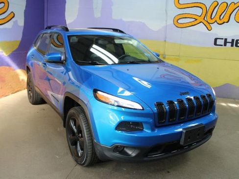 Used 2018 Jeep Cherokee High Altitude AWD/4WD image 2