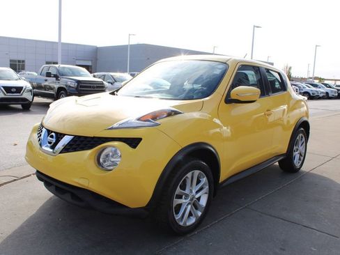 Used 2016 Nissan Juke S image 3