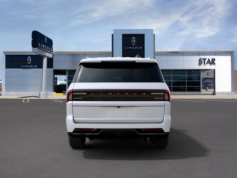 New 2027 Lincoln Navigator Reserve w/ Jet Appearance Package AWD/4WD image 7