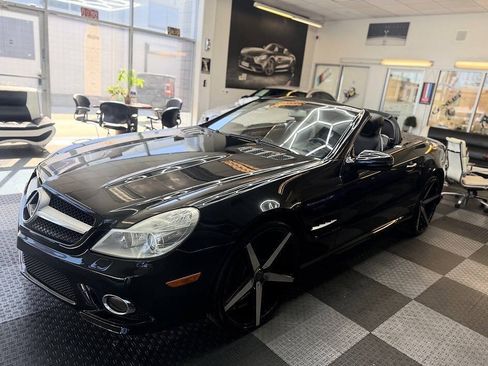 Used 2011 Mercedes-Benz SL 550 image 4