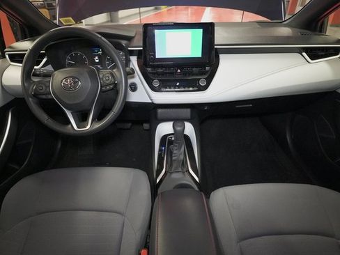 Used 2023 Toyota Corolla SE w/ SE Package image 19