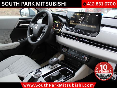 New 2026 Mitsubishi Outlander SEL image 10