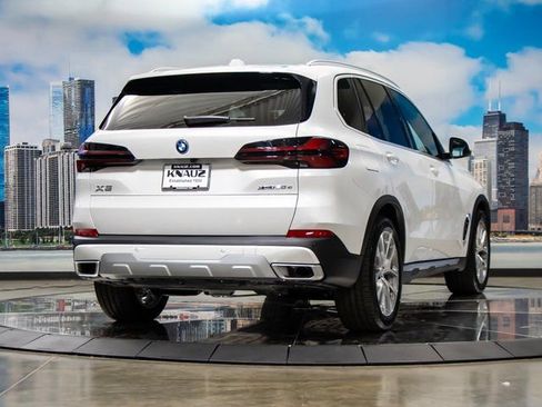 Used 2026 BMW X5 xDrive50e w/ Parking Assistance Package image 8