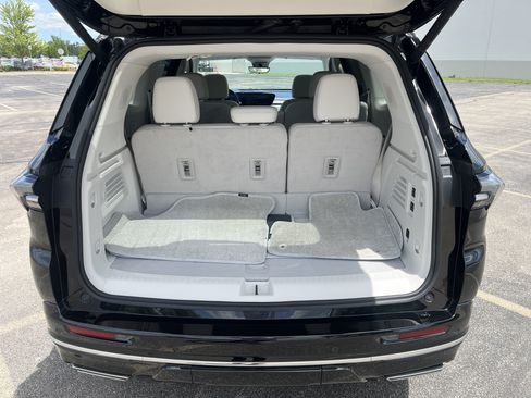 Used 2025 Buick Enclave Avenir w/ Super Cruise Package AWD/4WD image 19