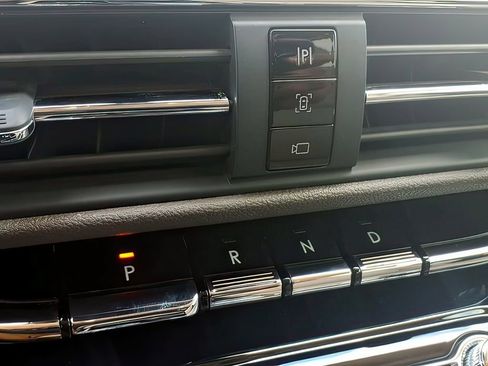 Used 2020 Lincoln Corsair FWD w/ Equipment Group 101A image 11