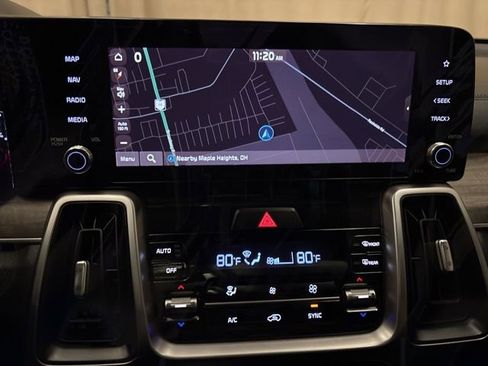 Certified 2022 Kia Sorento X-Line EX image 18