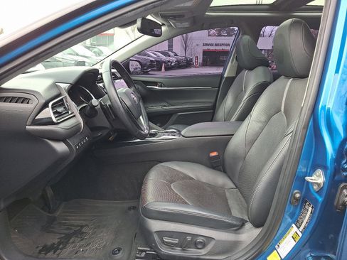 Used 2020 Toyota Camry XSE image 13