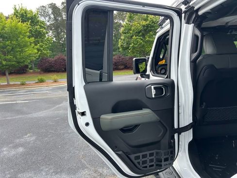 Used 2025 Jeep Gladiator Mojave AWD/4WD image 72