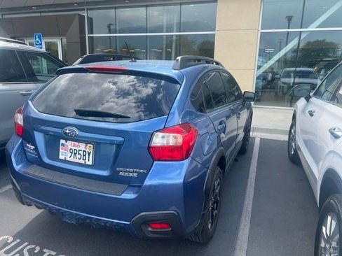 Used 2017 Subaru Crosstrek 2.0i Premium AWD/4WD image 3