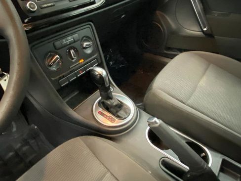 Used 2014 Volkswagen Beetle 1.8T image 27