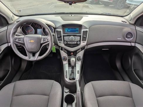 Used 2015 Chevrolet Cruze LT image 21