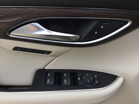 Used 2023 Buick Envision Avenir AWD/4WD image 10