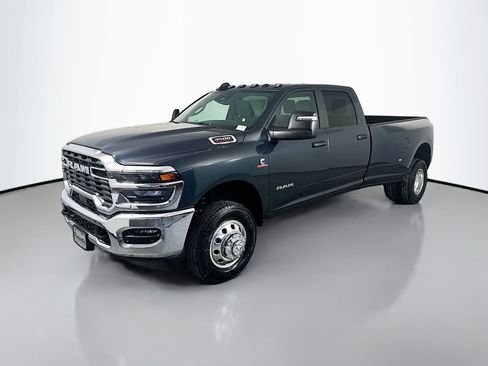 New 2026 RAM 3500 Big Horn AWD/4WD image 3