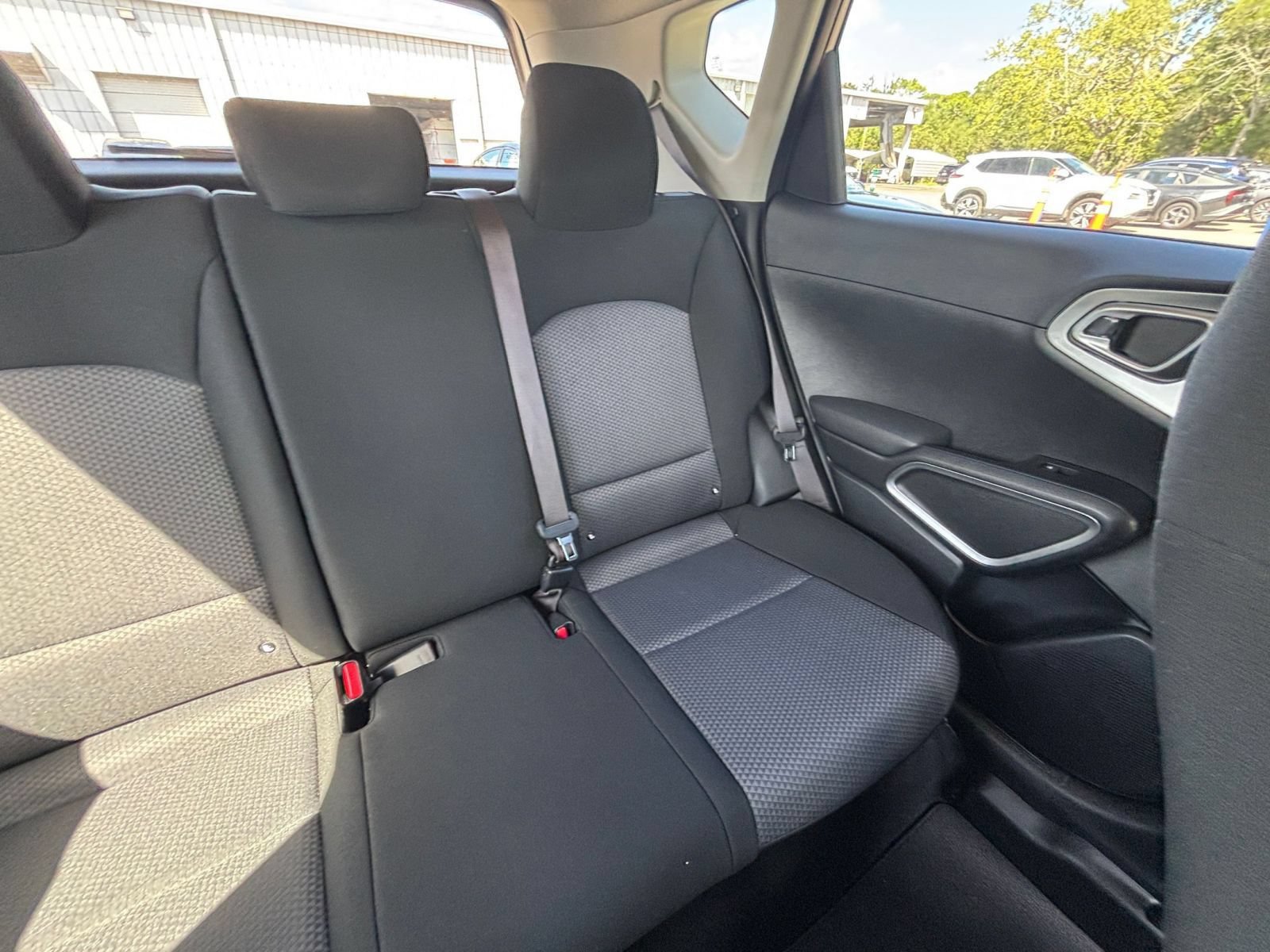 Used 2025 Kia Soul LX w/ LX Technology Package FWD image 34