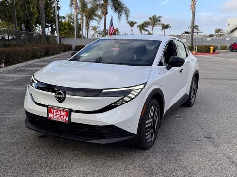 New 2026 Nissan Leaf SV+ w/ Illuminated Package FWD image 4