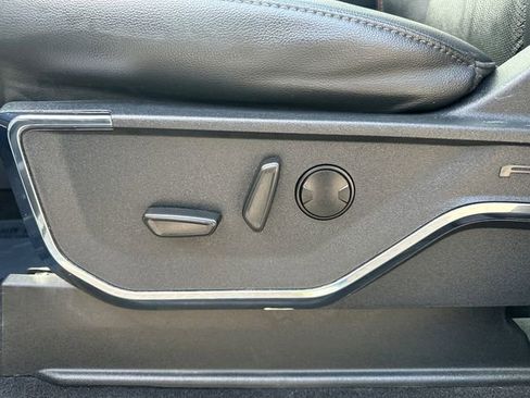 Used 2023 Ford F150 Lariat AWD/4WD image 33