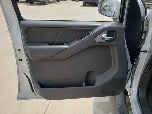 Used 2010 Nissan Frontier PRO-4X w/ Pro-4x Value Truck Pkg AWD/4WD image 11