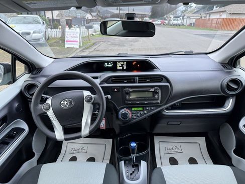 Used 2014 Toyota Prius C Two image 19
