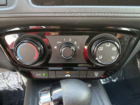Used 2020 Honda HR-V LX image 29