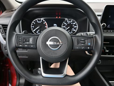 Used 2023 Nissan Rogue SV image 16