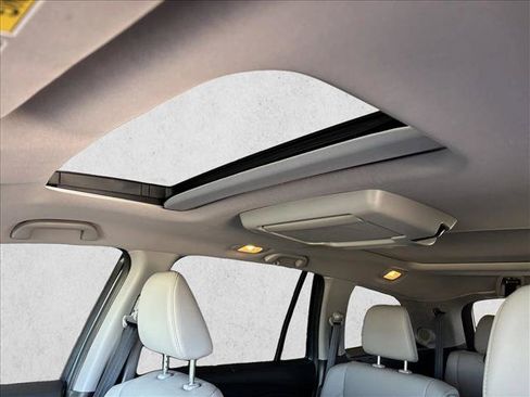 Used 2019 Honda Pilot Elite image 11