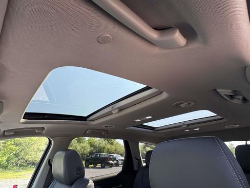 Used 2020 Buick Enclave Essence AWD/4WD image 5