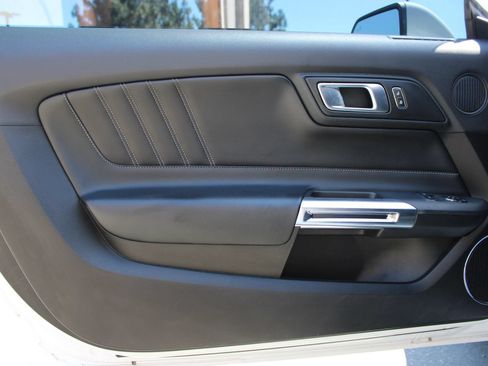 Used 2022 Ford Mustang Premium RWD image 8
