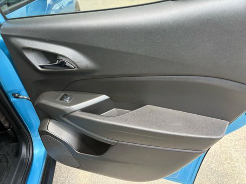 Used 2025 Chevrolet Trax LS w/ LS Convenience Package FWD image 54