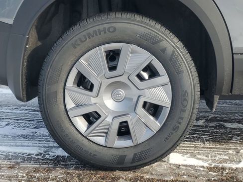 New 2026 Nissan Kicks S image 5