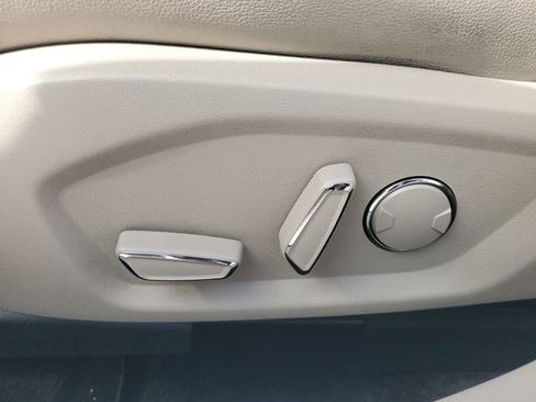 Certified 2018 Ford Fusion SE w/ Fusion SE Technology Package image 15